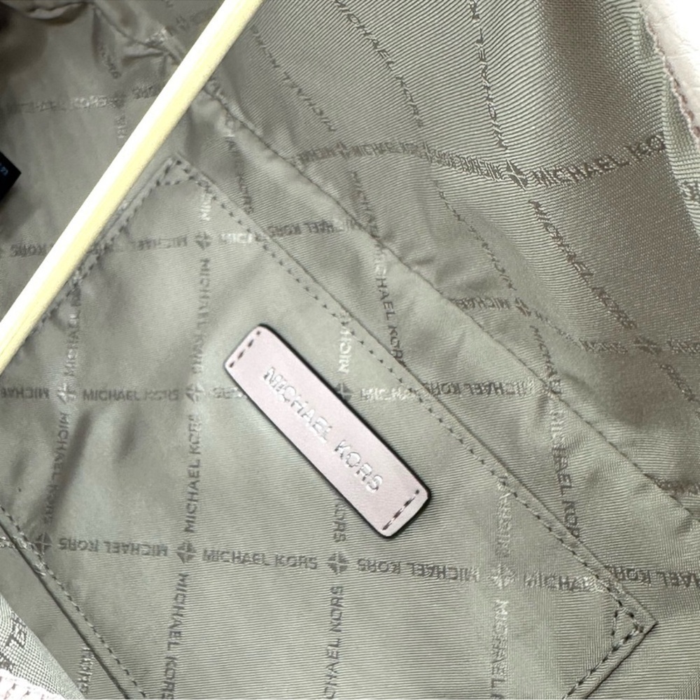 Michael Kors Maisie Large 2 in 1 Sling Pack Crossbody Bag Powder Blush (NWT) - Picture 11 of 12